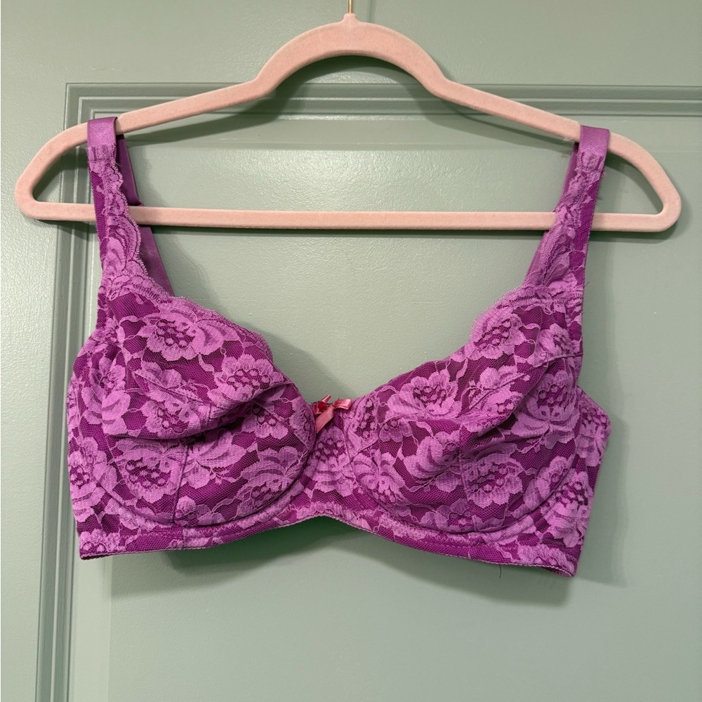 Frederick’s of Hollywood Purple Lace Underwire Bra 34DD